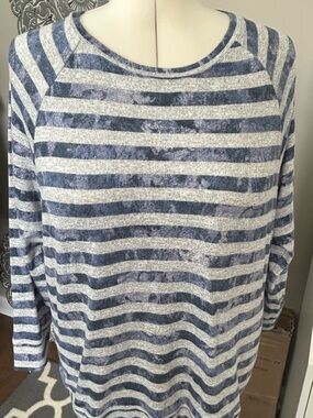 CJ Banks Heathered Gray and Blue Knit Top